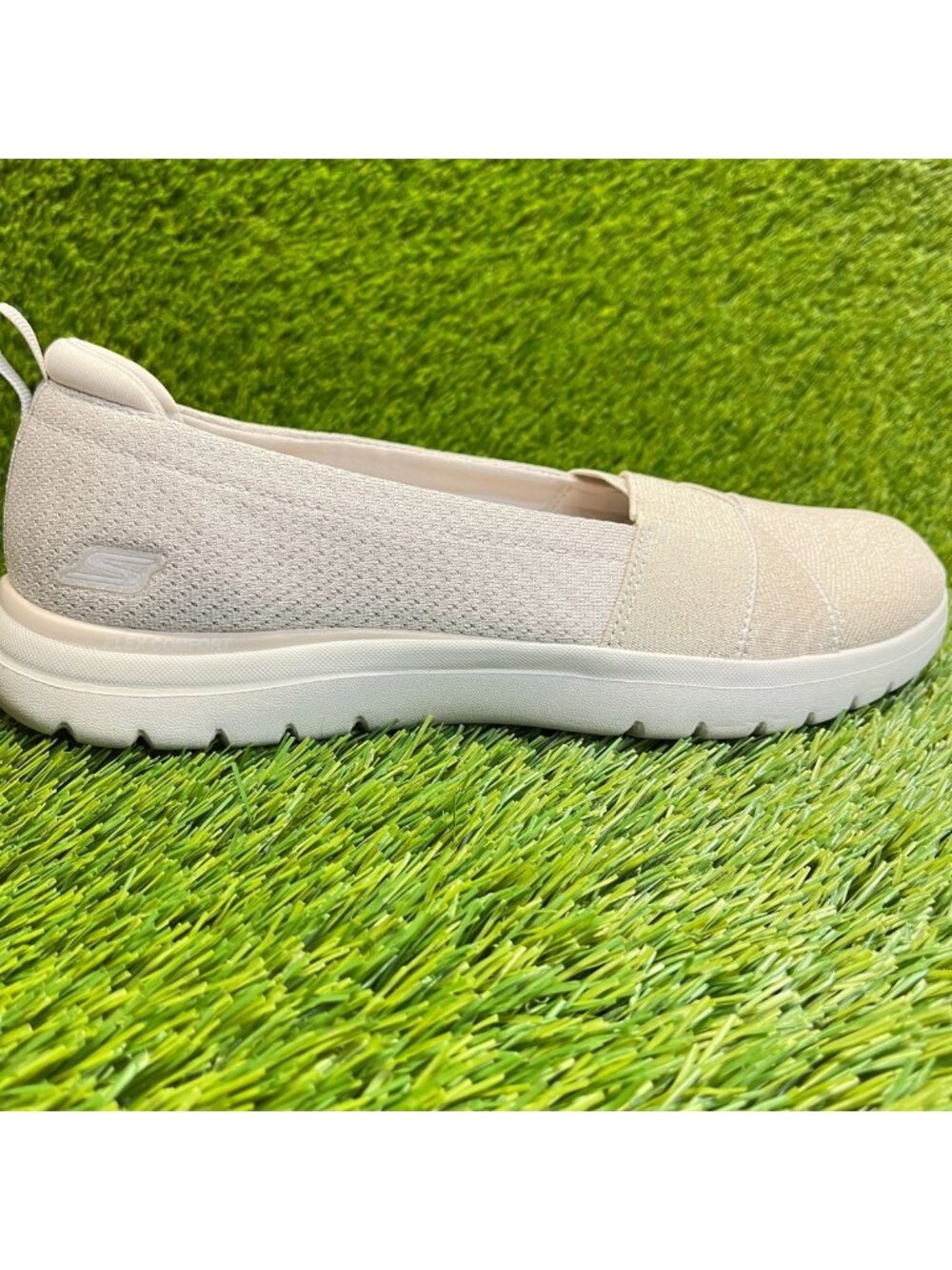 Skechers On The Go Flex Cherie Womens Size 10 Beige Ivory‎ Walking Slip On Shoes